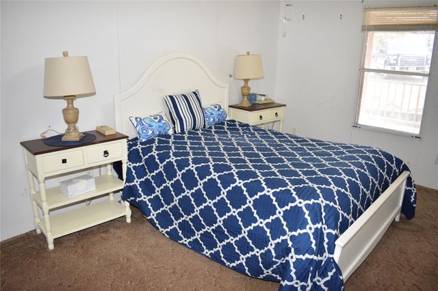 129 Suzanne DR, Bastrop, TX 78602