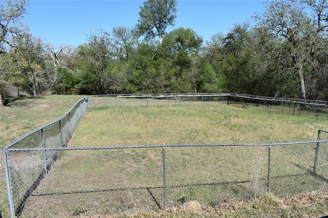 129 Suzanne DR, Bastrop, TX 78602