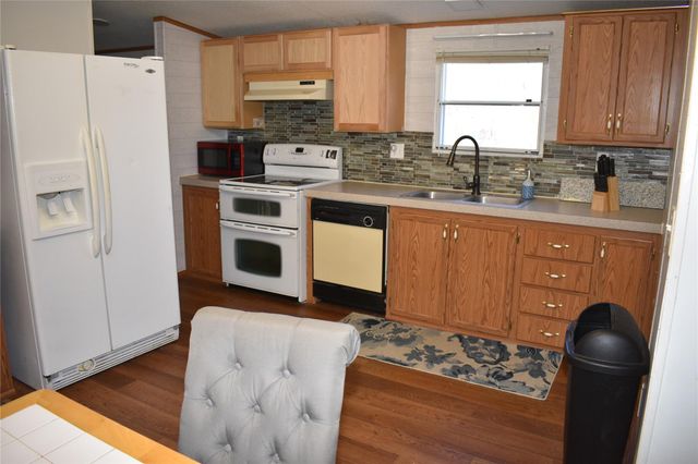 129 Suzanne DR, Bastrop, TX 78602