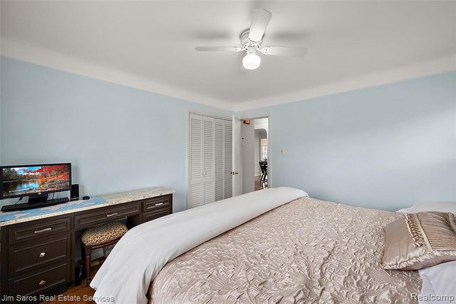 22510 Ardmore Park Drive, Saint Clair Shores, MI 48081