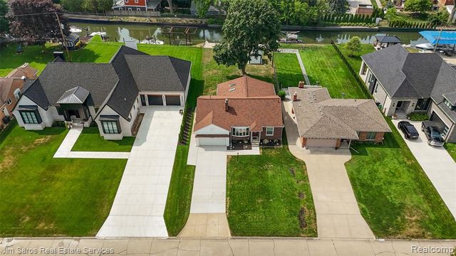 22510 Ardmore Park Drive, Saint Clair Shores, MI 48081