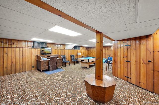 22510 Ardmore Park Drive, Saint Clair Shores, MI 48081