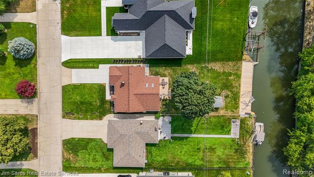 22510 Ardmore Park Drive, Saint Clair Shores, MI 48081