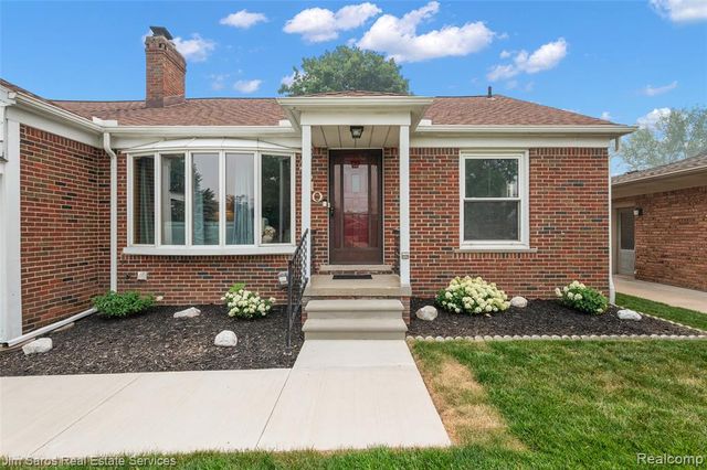 22510 Ardmore Park Drive, Saint Clair Shores, MI 48081