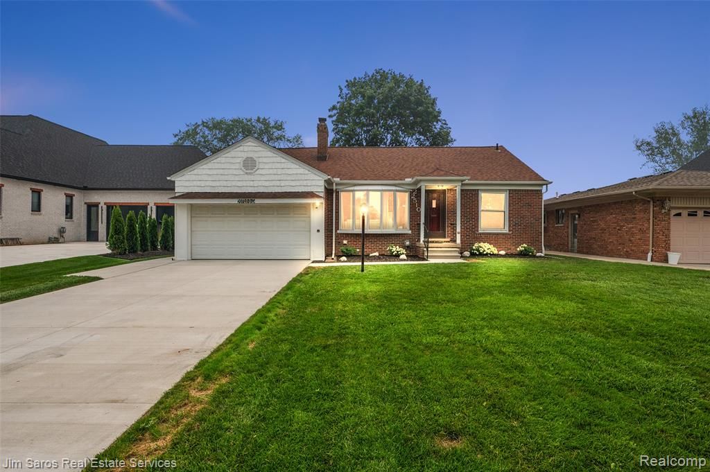 22510 Ardmore Park Drive, Saint Clair Shores, MI 48081