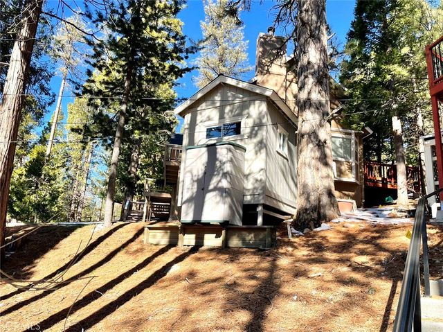 521 Grass Valley Road, Lake Arrowhead, CA 92352