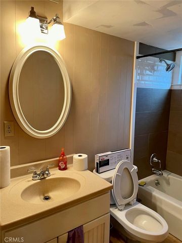 521 Grass Valley Road, Lake Arrowhead, CA 92352