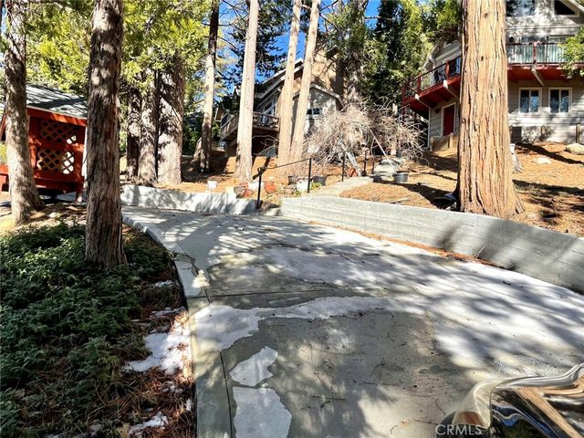 521 Grass Valley Road, Lake Arrowhead, CA 92352