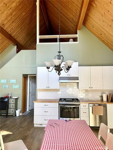 521 Grass Valley Road, Lake Arrowhead, CA 92352