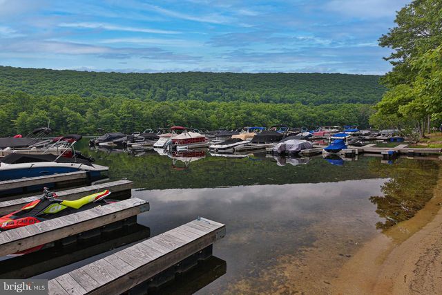 11 BLUE BERRY LN, Nesquehoning, PA 18240