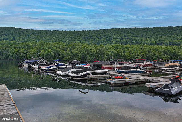 11 BLUE BERRY LN, Nesquehoning, PA 18240