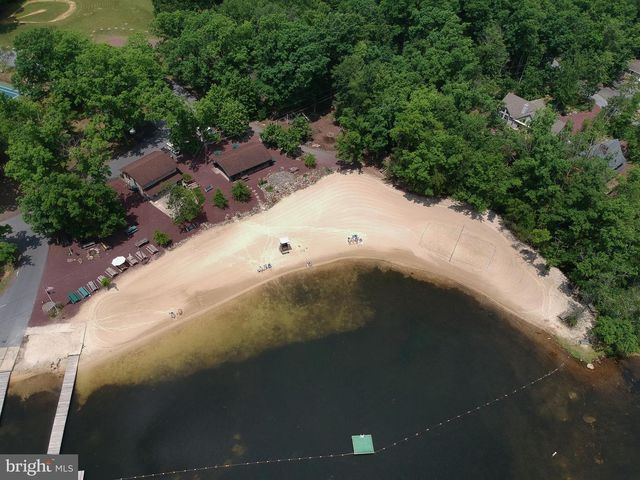 11 BLUE BERRY LN, Nesquehoning, PA 18240