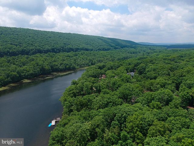 11 BLUE BERRY LN, Nesquehoning, PA 18240