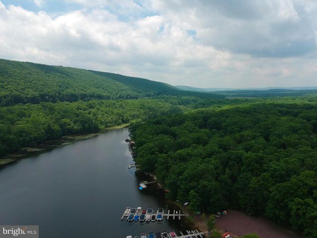 11 BLUE BERRY LN, Nesquehoning, PA 18240