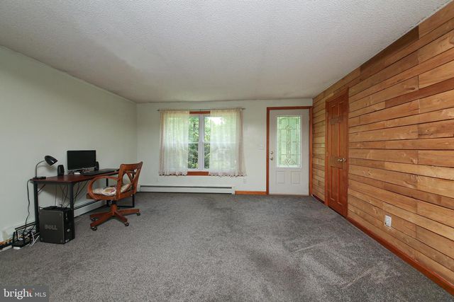 11 BLUE BERRY LN, Nesquehoning, PA 18240