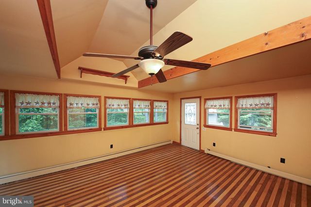 11 BLUE BERRY LN, Nesquehoning, PA 18240