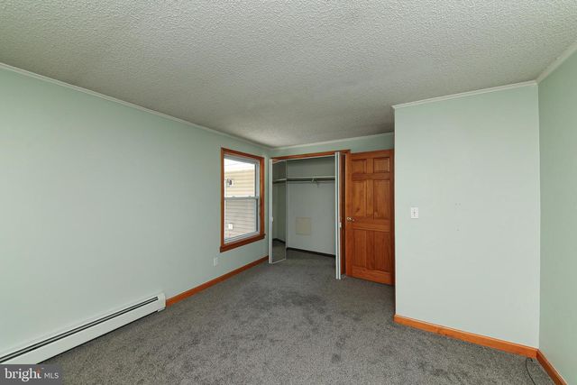 11 BLUE BERRY LN, Nesquehoning, PA 18240