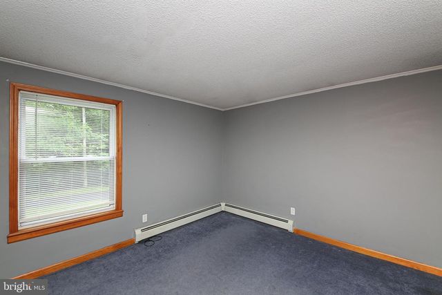 11 BLUE BERRY LN, Nesquehoning, PA 18240