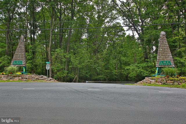 11 BLUE BERRY LN, Nesquehoning, PA 18240