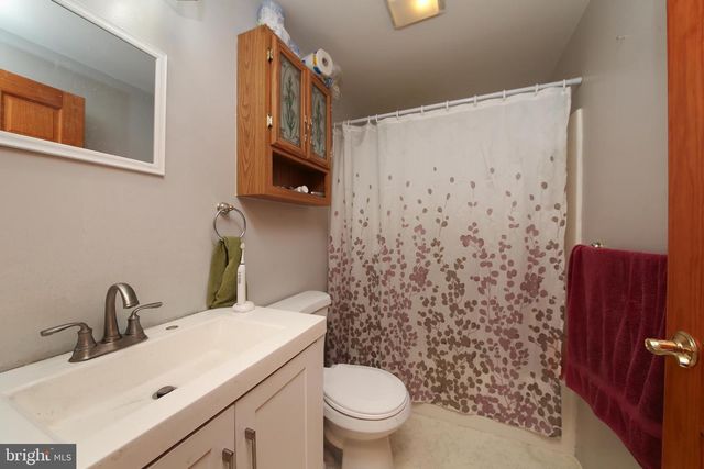 11 BLUE BERRY LN, Nesquehoning, PA 18240
