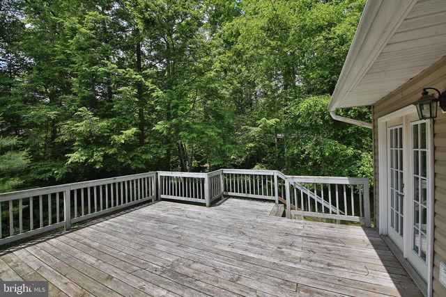 11 BLUE BERRY LN, Nesquehoning, PA 18240