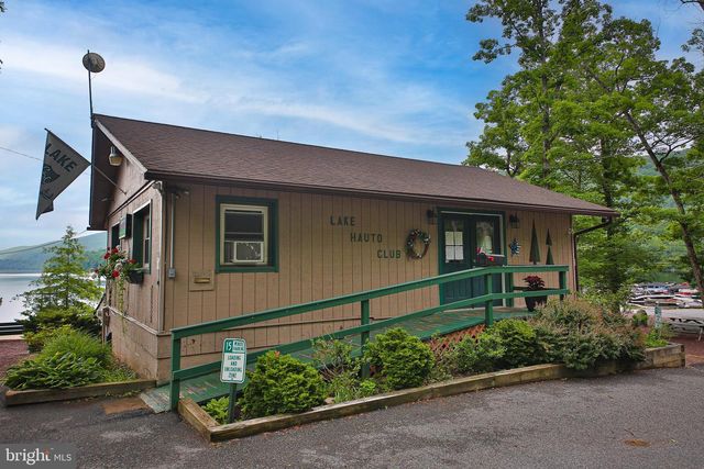 11 BLUE BERRY LN, Nesquehoning, PA 18240