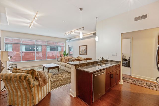 465 S Main St Apt 303, Memphis, TN 38103