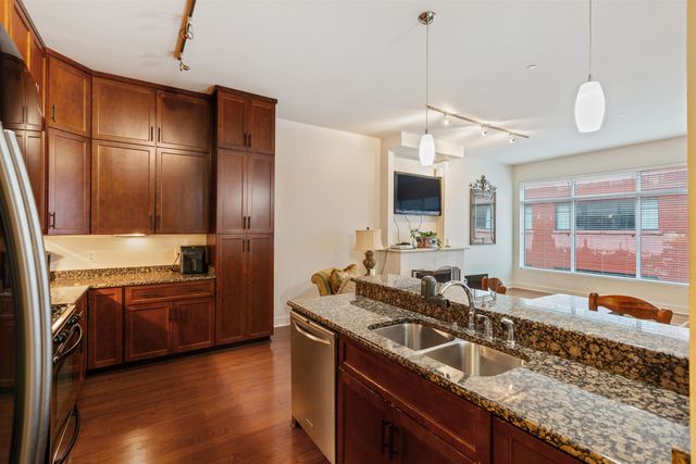 465 S Main St Apt 303, Memphis, TN 38103