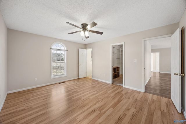 27595 South Road, Athens, AL 35613