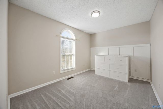 27595 South Road, Athens, AL 35613