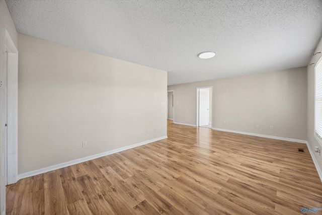 27595 South Road, Athens, AL 35613