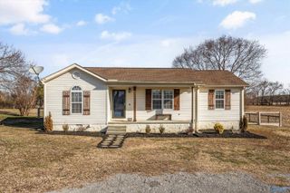 27595 South Road, Athens, AL 35613