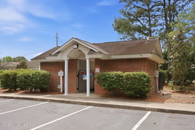 2207 Locksley Woods Drive G, Greenville, NC 27858