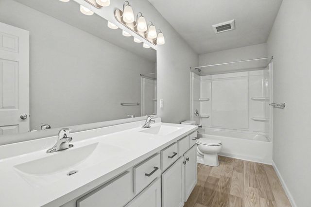 7260 Mammoth Court SE, Caledonia, MI 49316