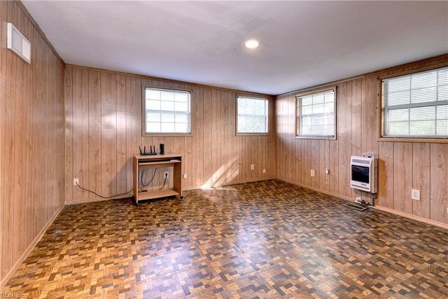 806 Pocahontas PL, Hampton, VA 23661