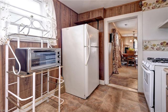 806 Pocahontas PL, Hampton, VA 23661