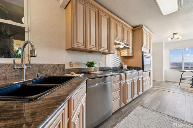 221 Cresta Vista Drive, San Francisco, CA 94127