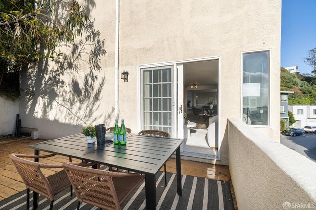 221 Cresta Vista Drive, San Francisco, CA 94127