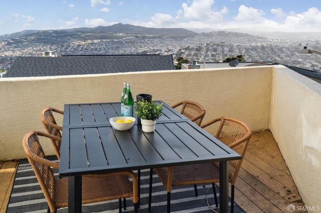 221 Cresta Vista Drive, San Francisco, CA 94127