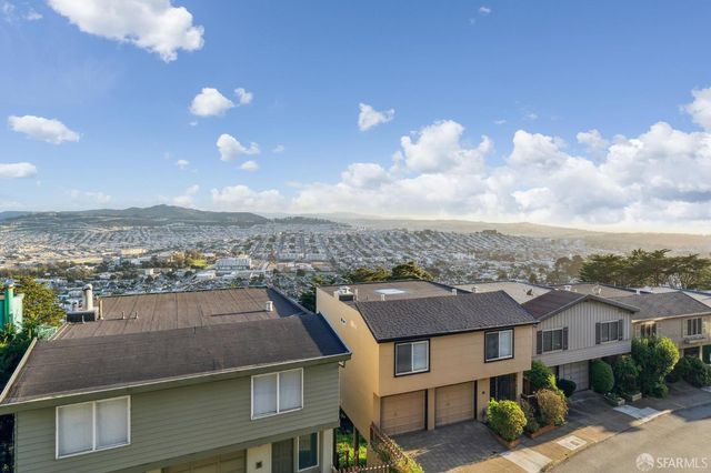 221 Cresta Vista Drive, San Francisco, CA 94127