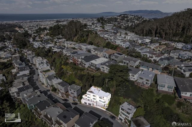 221 Cresta Vista Drive, San Francisco, CA 94127