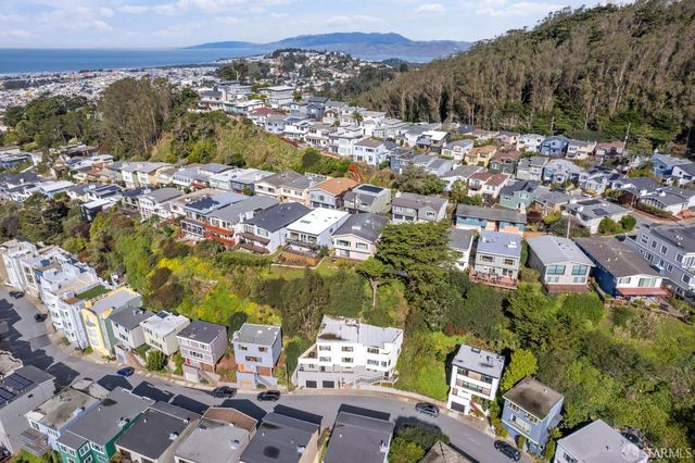 221 Cresta Vista Drive, San Francisco, CA 94127