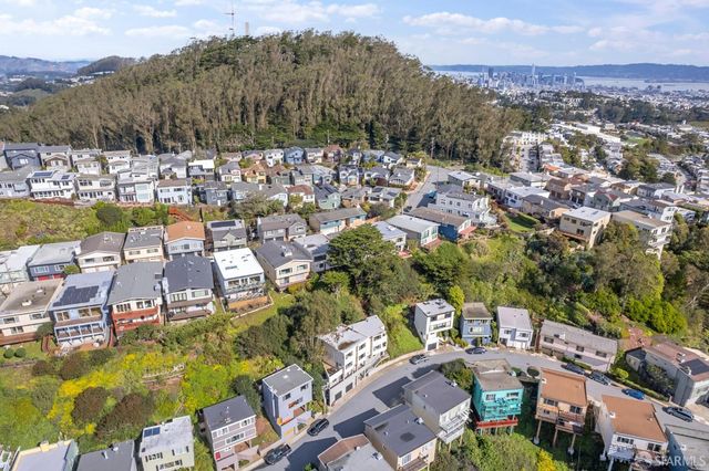 221 Cresta Vista Drive, San Francisco, CA 94127