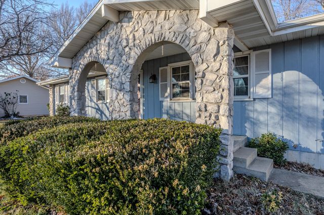 831 Burford Street, Marshfield, MO 65706