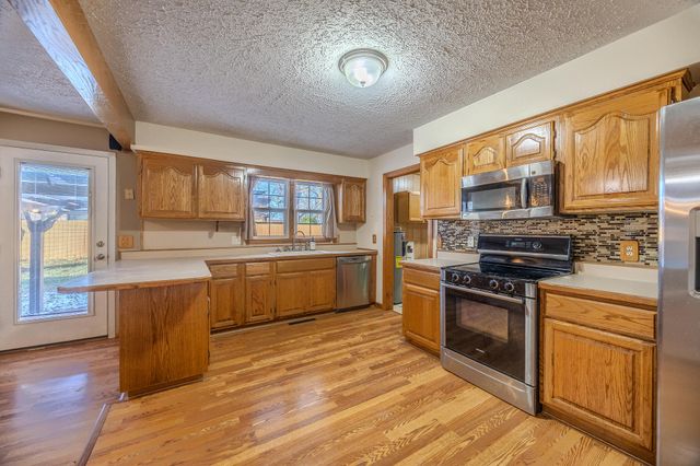 831 Burford Street, Marshfield, MO 65706