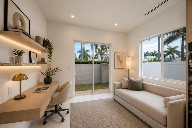 10381 NW 67th Terrace, Doral, FL 33178