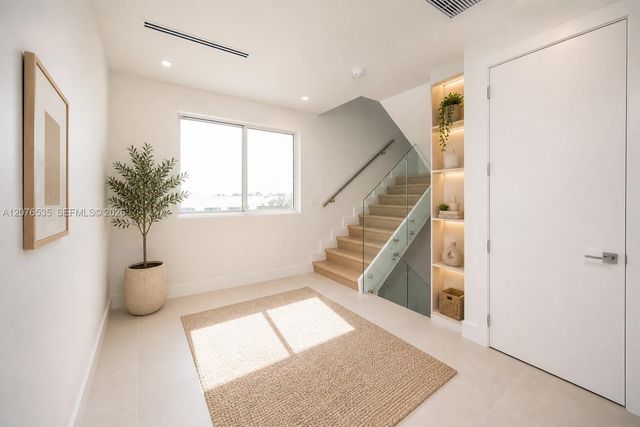 10381 NW 67th Terrace, Doral, FL 33178