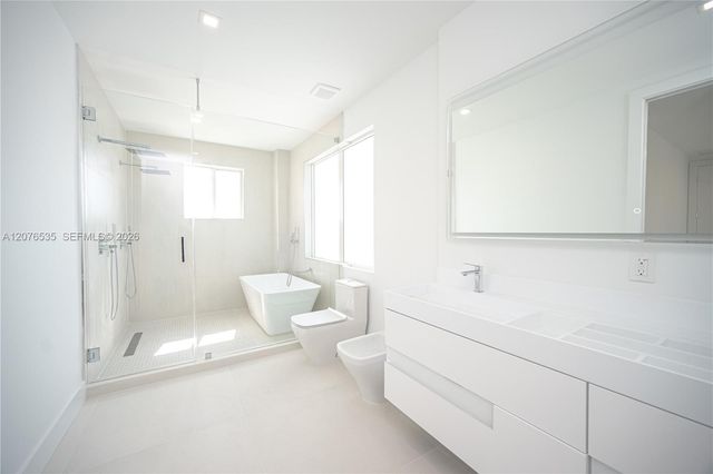 10381 NW 67th Terrace, Doral, FL 33178