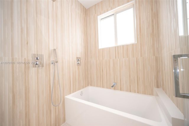 10381 NW 67th Terrace, Doral, FL 33178