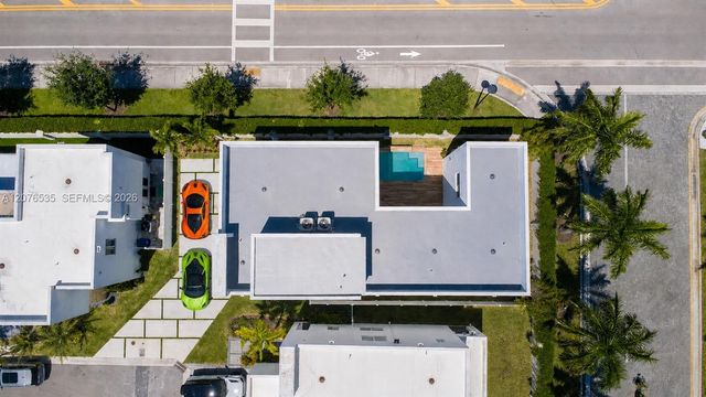 10381 NW 67th Terrace, Doral, FL 33178